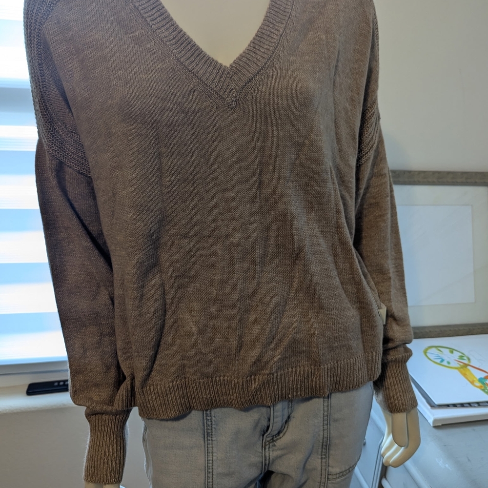 a.n.a Knitted V-Neck Tan Sweater